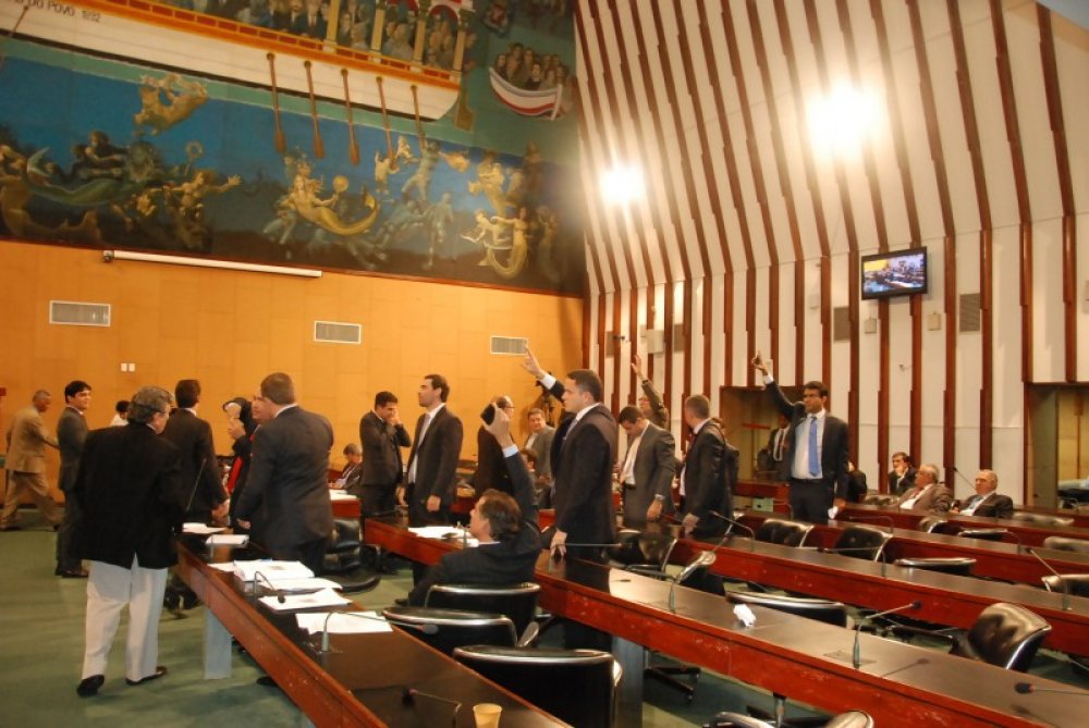 Governo tenta, pela quarta vez, votar projeto de empréstimo na Alba