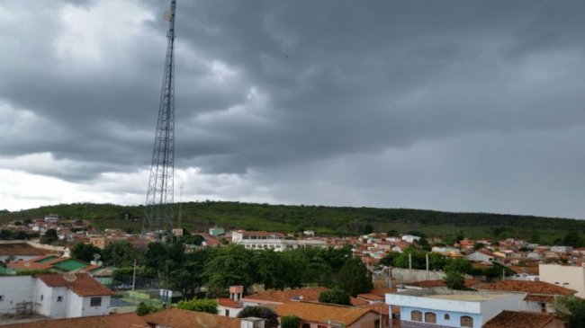 Fortes chuvas assolam Piripá, Condeúba e região; Previsões apontam para mais nos próximos dias