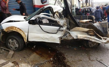 Conquista: Caminhão desgovernado provoca grave acidente na Avenida Integração; vítimas ficaram presas às ferragens