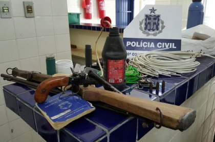 Brumado: Polícia civil detém homem com armas e explosivo utilizado para detonar caixas eletrônicos