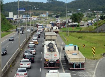 Protesto de caminhoneiros atinge 10 Estados com 27 bloqueios, diz PRF