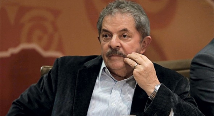 Lula insinua a um jornal de Portugal que não conhece José Genoino, José Dirceu só de vista