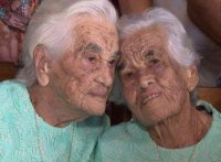 Gêmeas mineiras comemoram 100 anos de vida com 155 descendentes