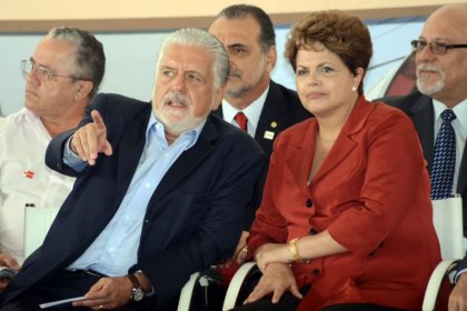 Dilma tira poderes de comandantes militares e entrega para Jaques Wagner