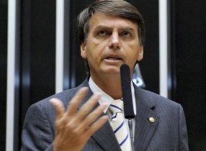 Bolsonaro vai a 28% e Haddad, a 16%; Ciro lidera no 2º turno, mostra Datafolha