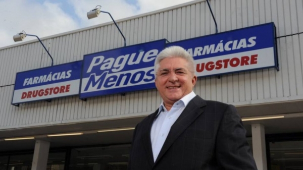 Fundador da rede de farmácia Pague Menos é preso
