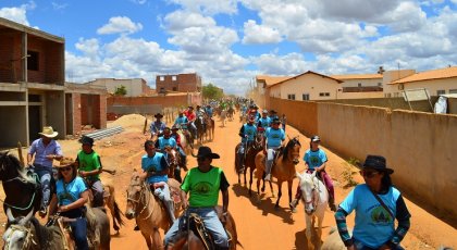 Condeúba: Cavalgada reúne cavaleiros de toda a região, veja fotos