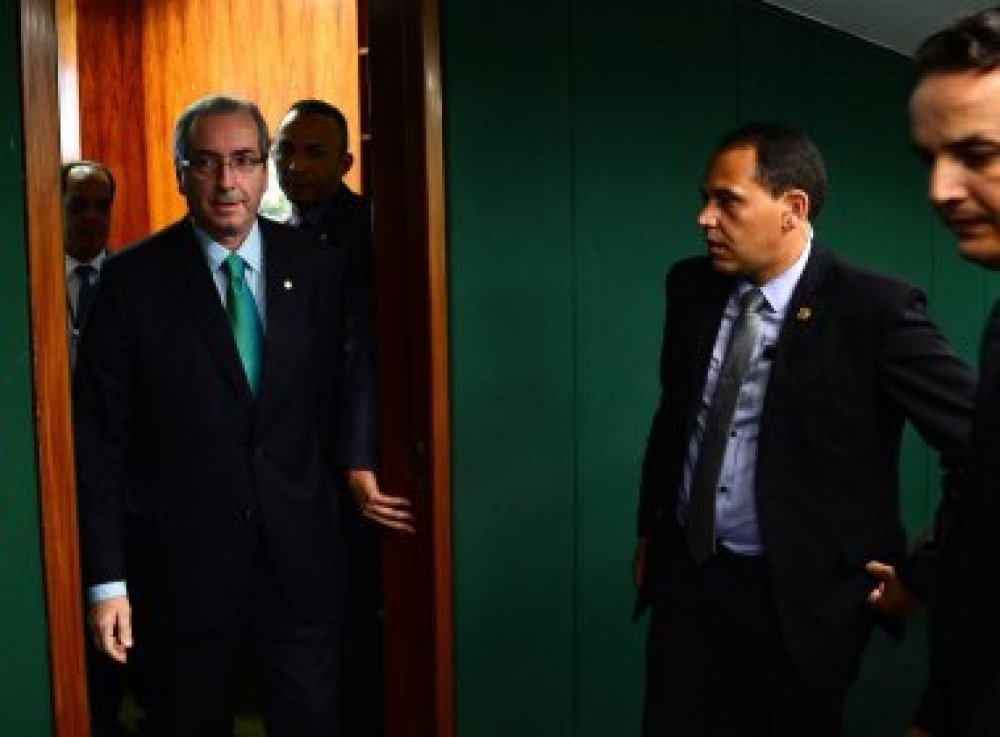 Rumores de que Cunha vai renunciar nesta terça circulam no Congresso Nacional