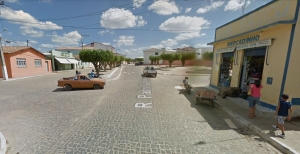URGENTE: Tiros são ouvidos em principal avenida de Condeúba; corpo está caído no chão