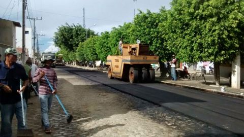Belo Campo: Principal Avenida da cidade está recebendo pavimentação asfáltica