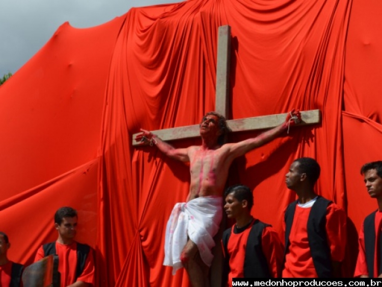 Condeúba: A Semana Santa em Fotos - Por Medonho Produções