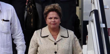 Aprovação de Dilma cai para 34% e começa a preocupar o PT