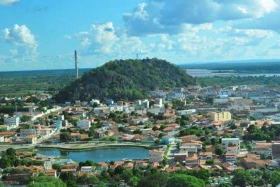 Bom Jesus da Lapa: Troca de tiros entre bandidos e PM causa pânico na cidade; Agências bancárias eram alvos