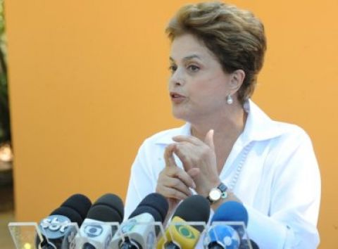 Técnicos do TSE vão pedir rejeição das contas eleitorais de Dilma Rousseff