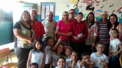 Condeúba: Escolas trabalham o tema &quot;dia dos avós&quot; comemorado em 26 de julho