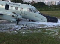 Avião da Força Aérea sofre acidente e cai logo após decolagem em São Paulo
