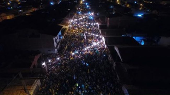 Com mais de 7500 pessoas, oposição realiza um dos maiores comícios da historia política de Condeúba