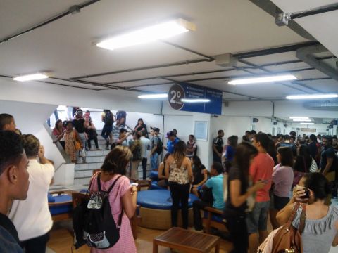 Salvador: Tiros dentro da faculdade Área 1 deixam alunos em estado de pânico