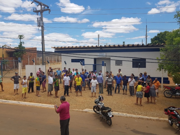 Maetinga: EMBASA é alvo de protestos no município