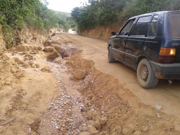 Condeúba: Estradas e comunidades em total estado de abandono