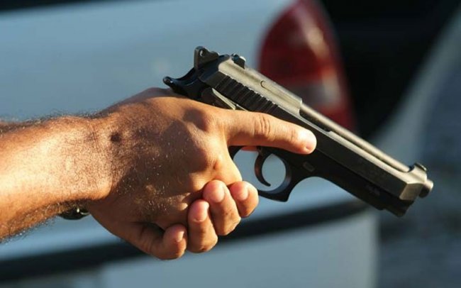 URGENTE: Moradores relatam troca de tiros no Bairro Divino E. Santo, em Condeúba